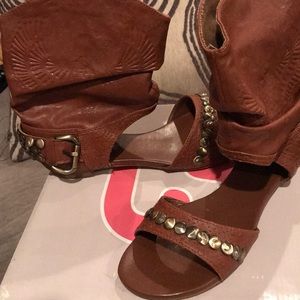 Brown Elanda whisk whiskey Sandals